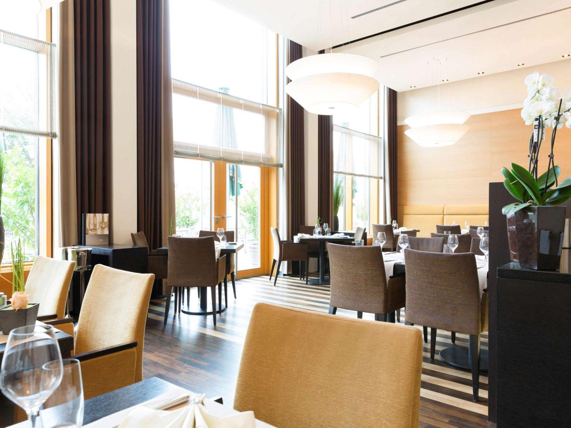 Novotel Karlsruhe City Exterior foto