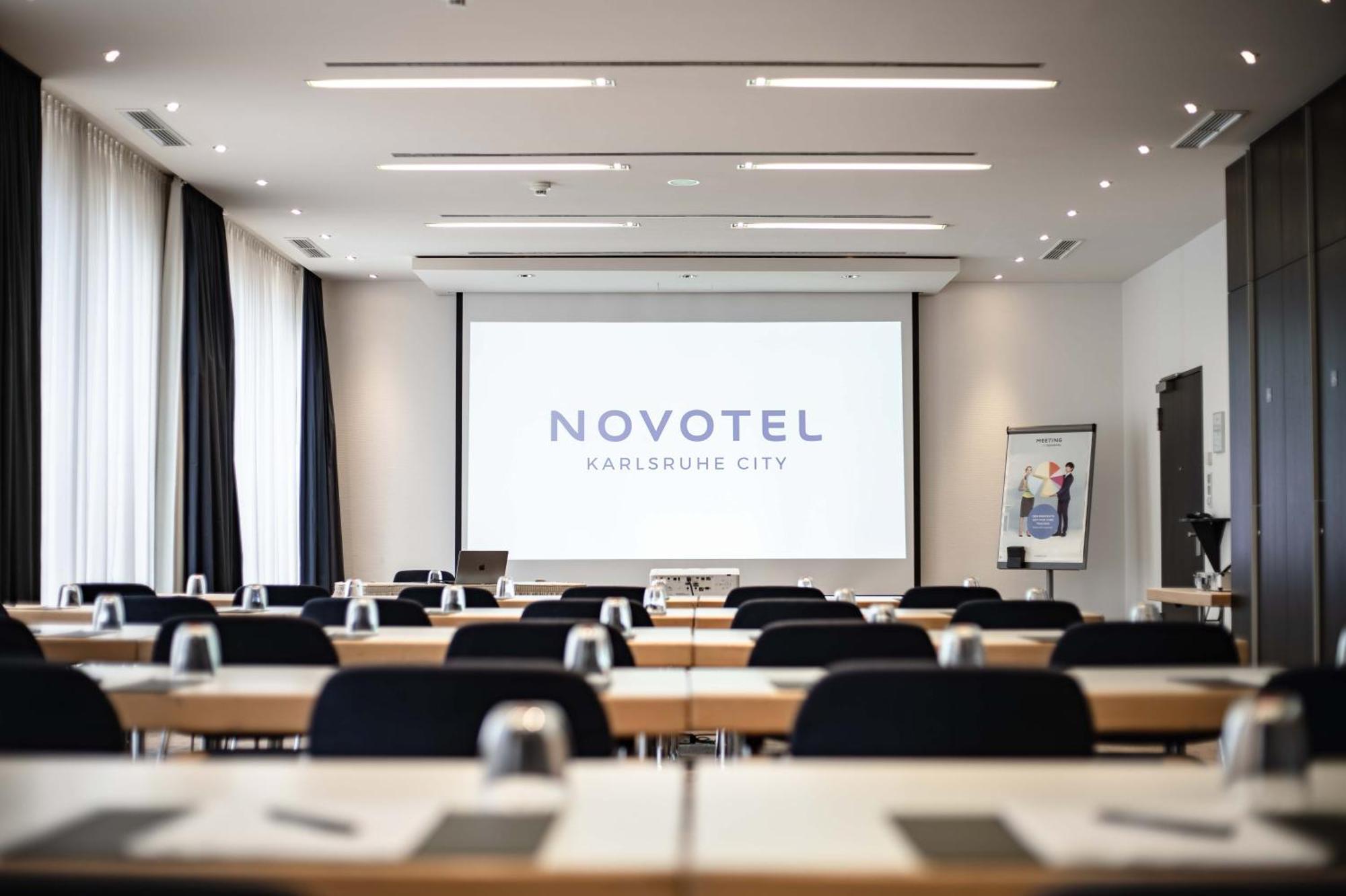 Novotel Karlsruhe City Exterior foto
