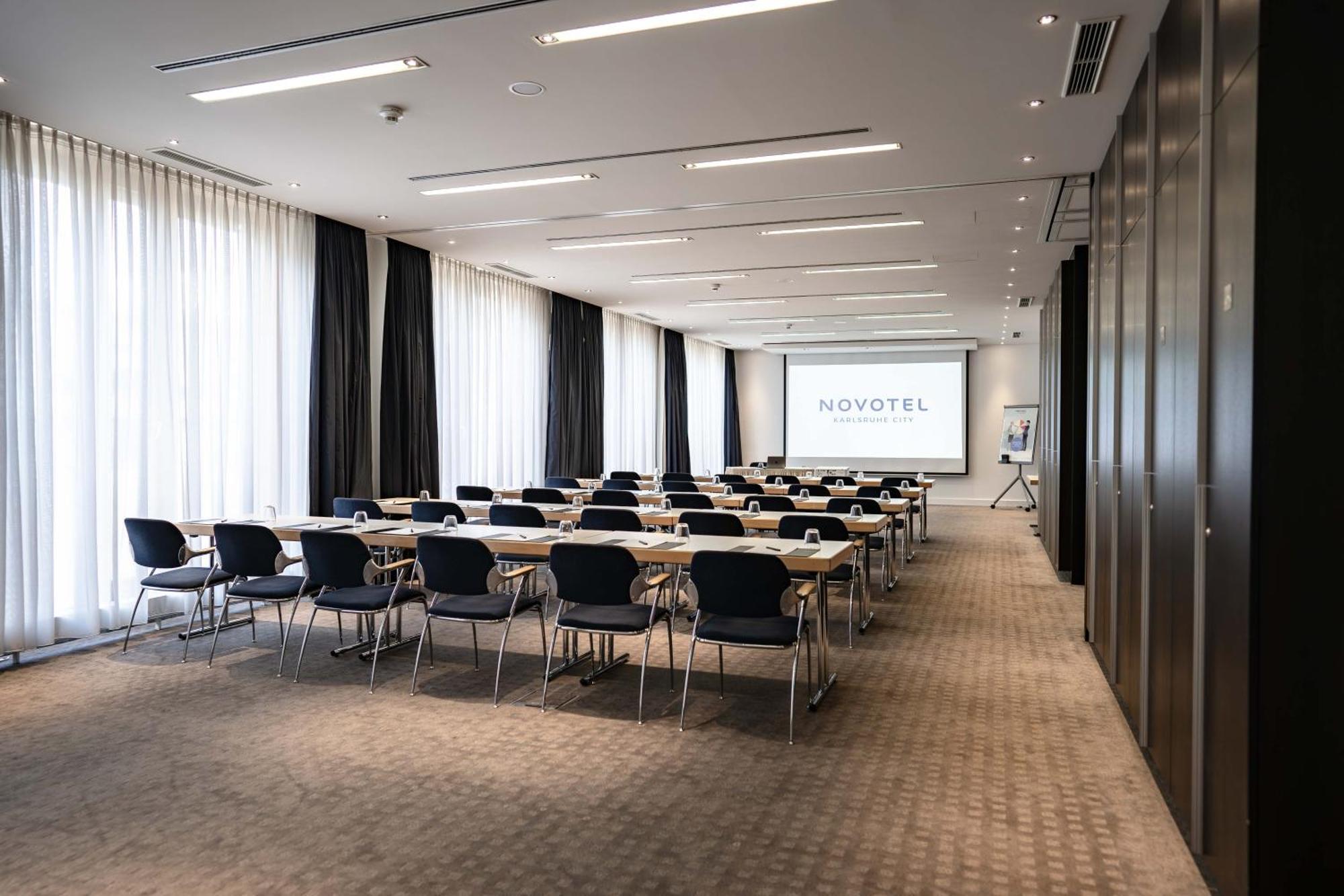Novotel Karlsruhe City Exterior foto